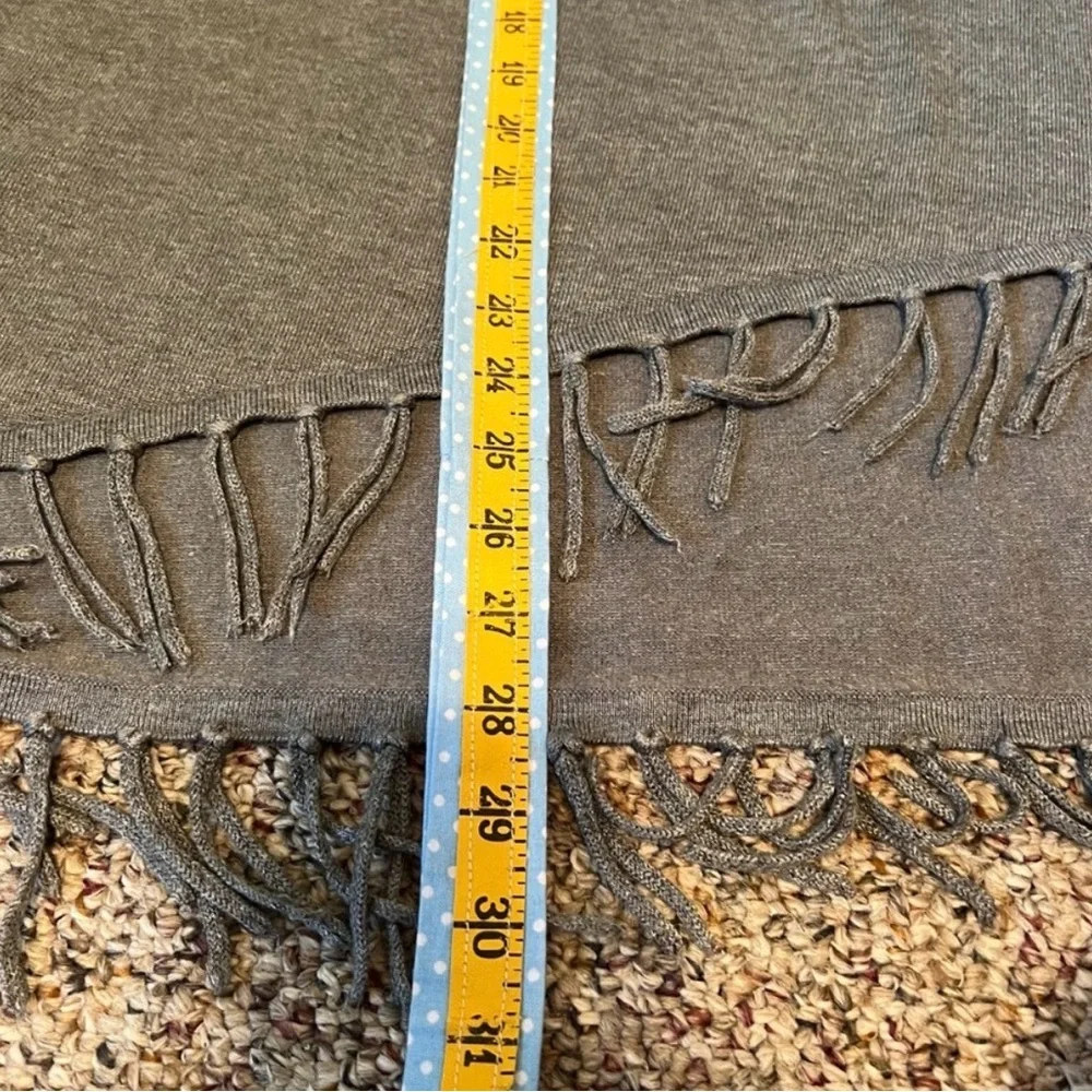 Heather Gray Vest with fringe edge medium